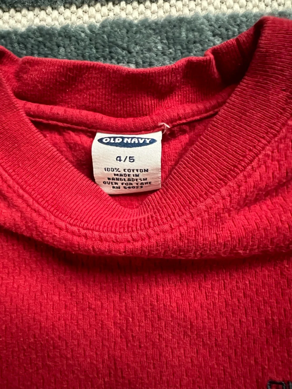 Vintage 2000 Old Navy Red/Navy T-Shirt size 4/5
